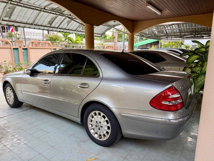 Mercedes-Benz E-Class 2005 E220 CDI Sedan ดีเซล ไม่ติดแก๊ส เกียร์อัตโนมัติ เทา รูปที่ 2