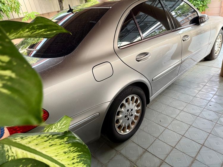 Mercedes-Benz E-Class 2005 E220 CDI Sedan ดีเซล ไม่ติดแก๊ส เกียร์อัตโนมัติ เทา รูปที่ 4