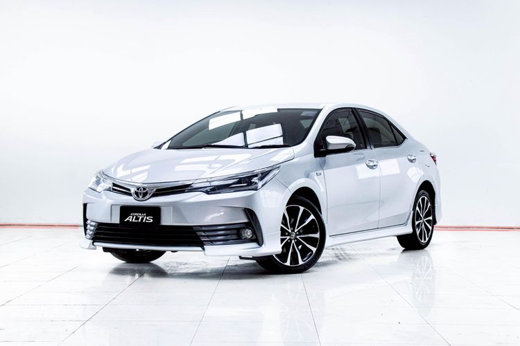 Toyota Altis 2017 1.8 Esport Sedan เบนซิน ไม่ติดแก๊ส เกียร์อัตโนมัติ เทา