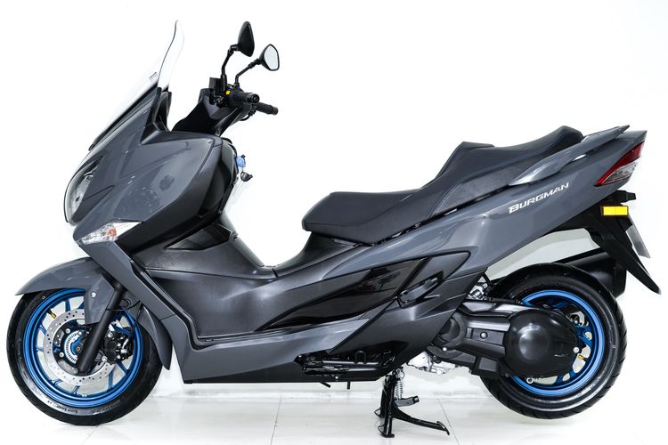 SUZUKI BURGMAN 400 สีเทาลัมโบ ปี2024 วิ่งน้อย 1,600km ไมล์แท้ มือเดียว สภาพป้ายแดง ไร้ริ้วรอย รูปที่ 8
