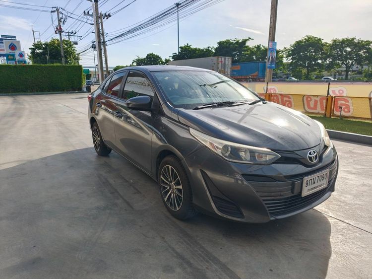 รถ Toyota Yaris ATIV 1.2 Entry สี เทา