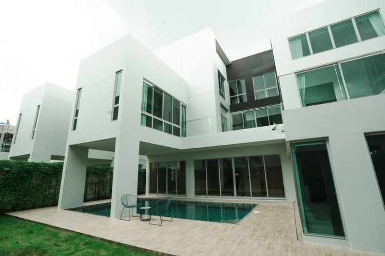 มีบางส่วน ขายขาดทุน เจ้าของบ้านขายเอง ทำเลดีมาก 50 ล้าน