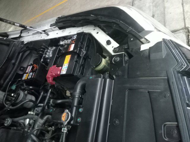 รถ Nissan Terra 2.3 VL 4WD 70th Anniversary สี ขาว