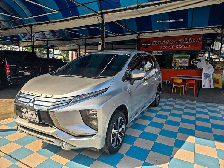 รถ Mitsubishi Xpander 1.5 GT สี บรอนซ์เงิน