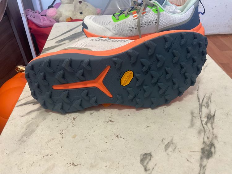 รองเท้าวิ่งเทรล Saucony Xodus Ultra 4 EU42 มือ 1 ไม่มีกล่อง รูปที่ 4