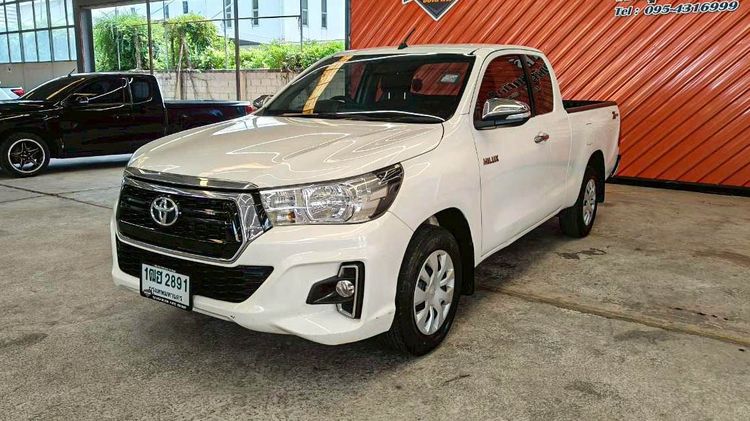 รถ Toyota Hilux Revo 2.4 J Plus สี ขาว
