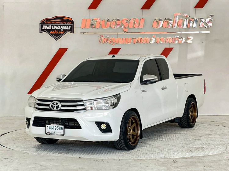 รถ Toyota Hilux Revo 2.4 J Plus สี ขาว