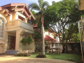 ให้เช่าบ้านเดี่ยว2ชั้น 100ตรว. จอดรถได้หลายคัน อยู่ถนนศรีนครินทร์ ใกล้โรงพยาบาลเปาโลสมุทรปราการ