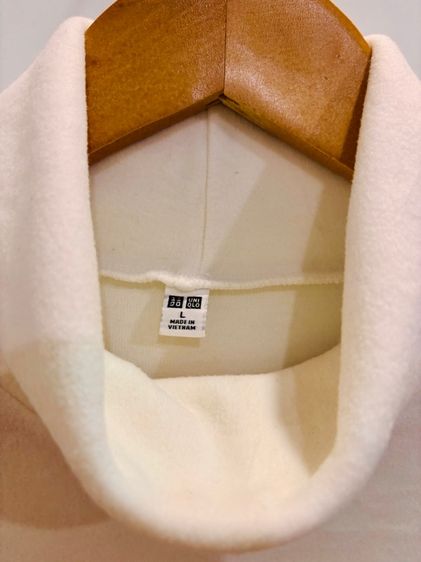 UNIQLO HEATTECH เสื้อฮีทเทคคอเต่าผ้าฟสีซ สีขาว ผู้หญิง ไซส์ L มือสอง สภาพดี รูปที่ 4