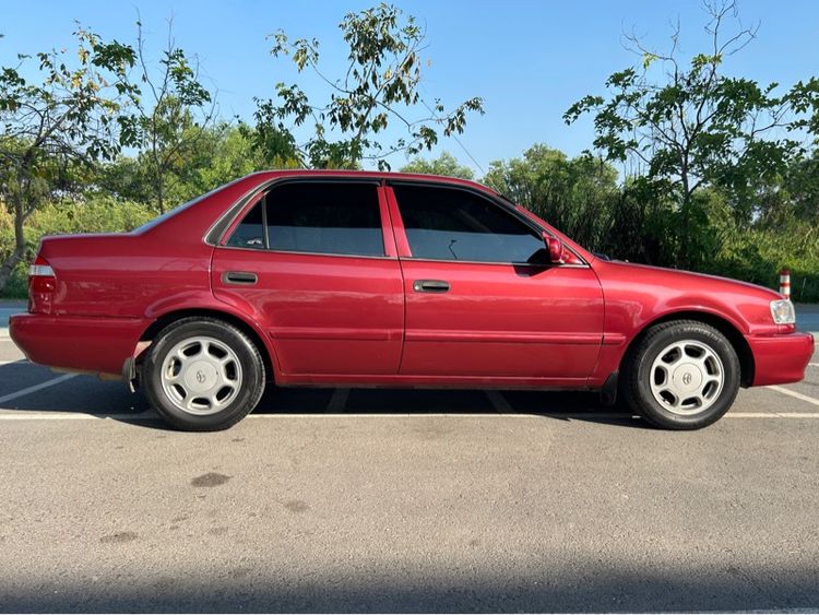 รถ Toyota Corolla 1.6 SEG สี แดง
