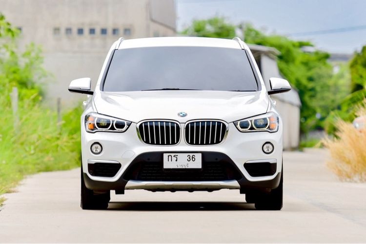 รถ BMW X1 2.0 sDrive18d xLine สี ขาว