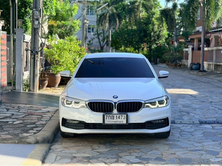 รถ BMW Series 5 520d สี ขาว