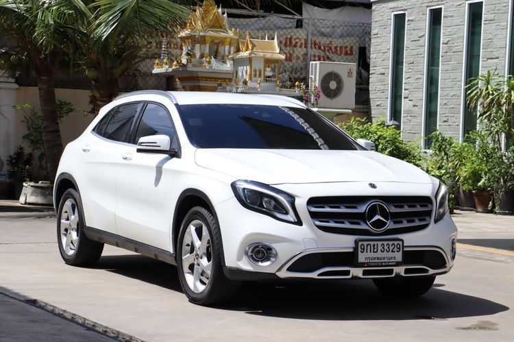 Mercedes-Benz GLA-Class 2020 GLA200 Utility-car เบนซิน ไม่ติดแก๊ส เกียร์อัตโนมัติ ขาว รูปที่ 3