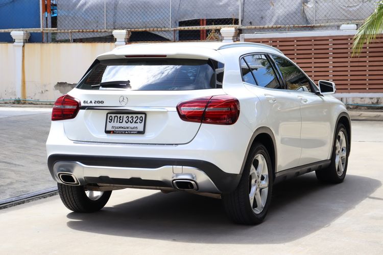 Mercedes-Benz GLA-Class 2020 GLA200 Utility-car เบนซิน ไม่ติดแก๊ส เกียร์อัตโนมัติ ขาว รูปที่ 4