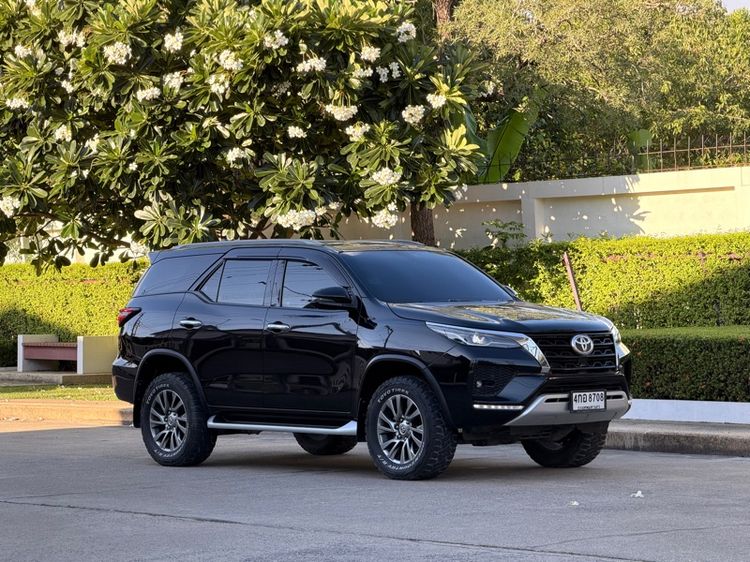รถ Toyota Fortuner 2.4 G สี ดำ