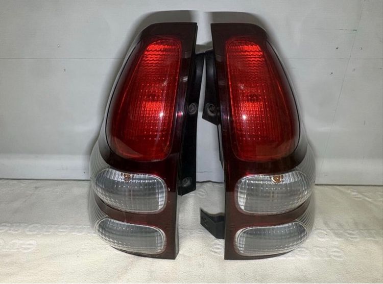 ไฟท้าย Toyota prado120