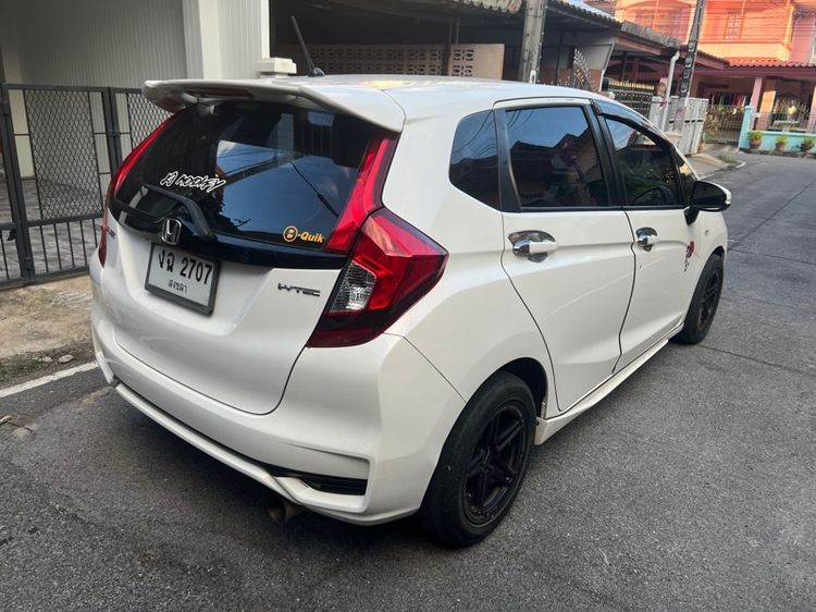 รถ Honda Jazz 1.5 S i-VTEC สี ขาว
