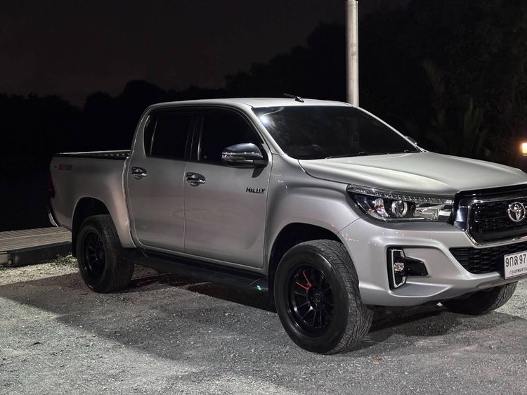 รถ Toyota Hilux Revo 2.4 Prerunner G สี เทา