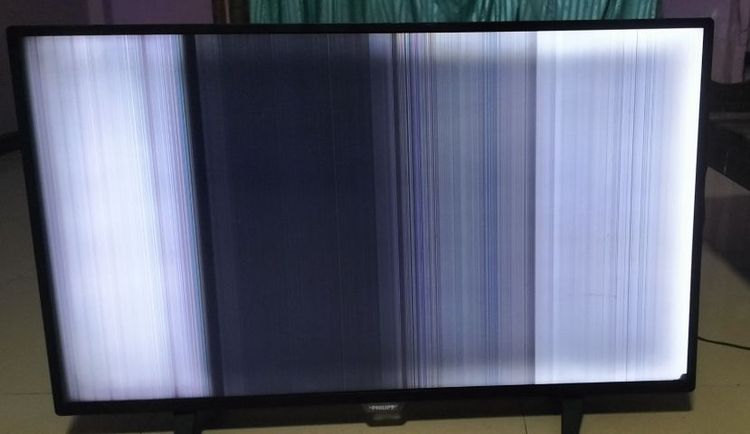 โทรทัศน์จอแบน ฟิลลิป40 นิ้วเป็นเส้นแนวตั้ง อีกเครื่อง toshiba 24 นิ้วเครื่องสภาพดีเปลี่ยนฟิล์มจอได้ รูปที่ 2