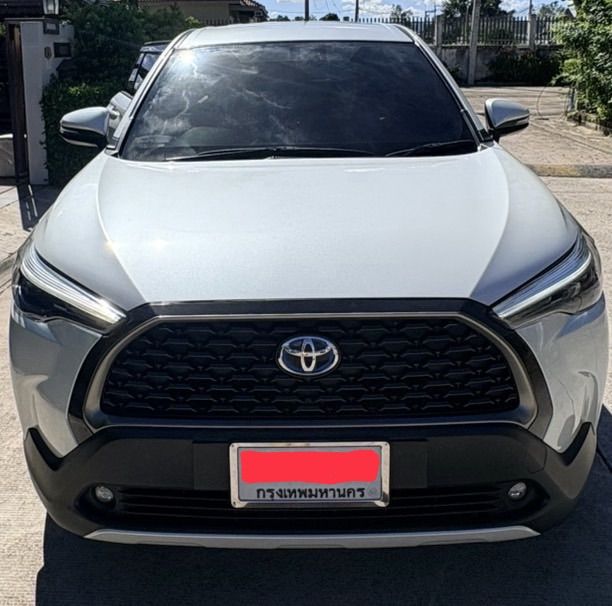 รถ Toyota Corolla Cross 1.8 Hybrid Premium สี ขาว
