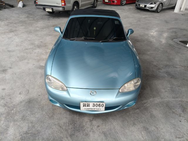 รถ Mazda MX-5 1.8 สี ฟ้า