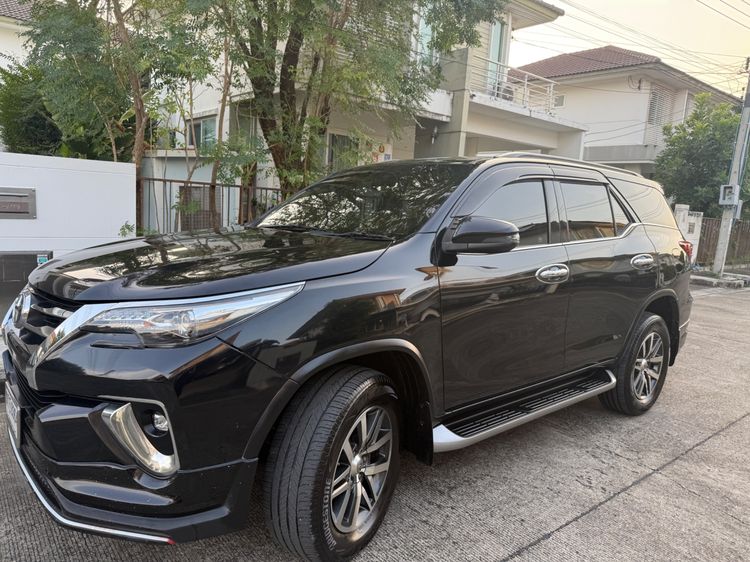 Toyota Fortuner 2018 2.4 V ดีเซล ไม่ติดแก๊ส เกียร์อัตโนมัติ ดำ รูปที่ 2