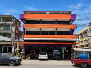ขายหรือให้เช่า อาคารพาณิชย์สแตนด์อโลน 3 ชั้นครึ่ง 700 ตร.ม. ทำเลทองตรงข้าม รพ.ปทุมธานี และโลตัส HRE00929