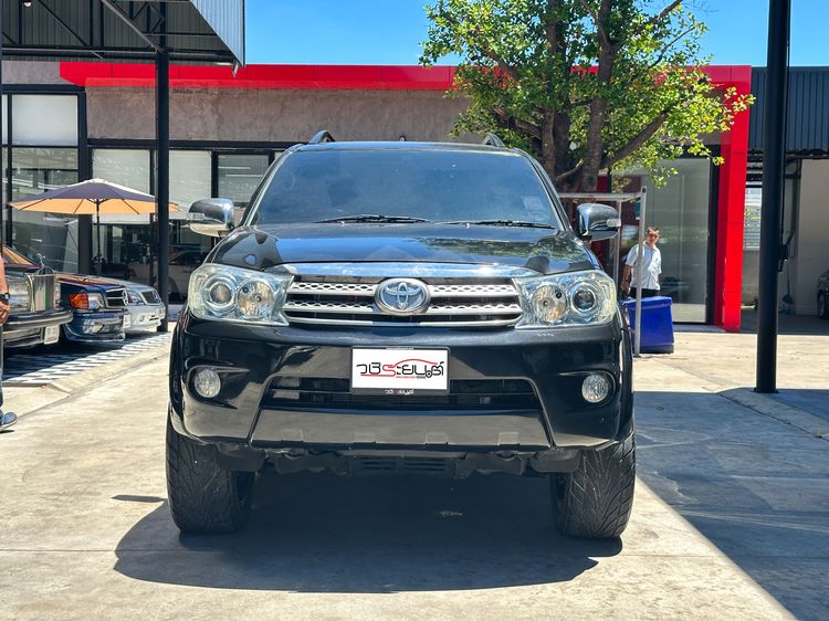 Toyota Fortuner 2009 2.7 V Utility-car เบนซิน LPG เกียร์อัตโนมัติ ดำ รูปที่ 2