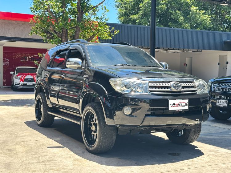 Toyota Fortuner 2009 2.7 V Utility-car เบนซิน LPG เกียร์อัตโนมัติ ดำ รูปที่ 3