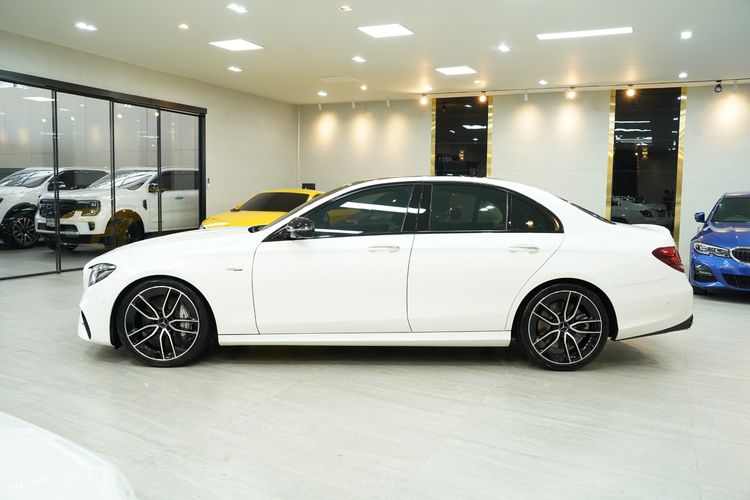 Mercedes-Benz E-Class 2020 E53 Sedan เบนซิน เกียร์อัตโนมัติ ขาว รูปที่ 4