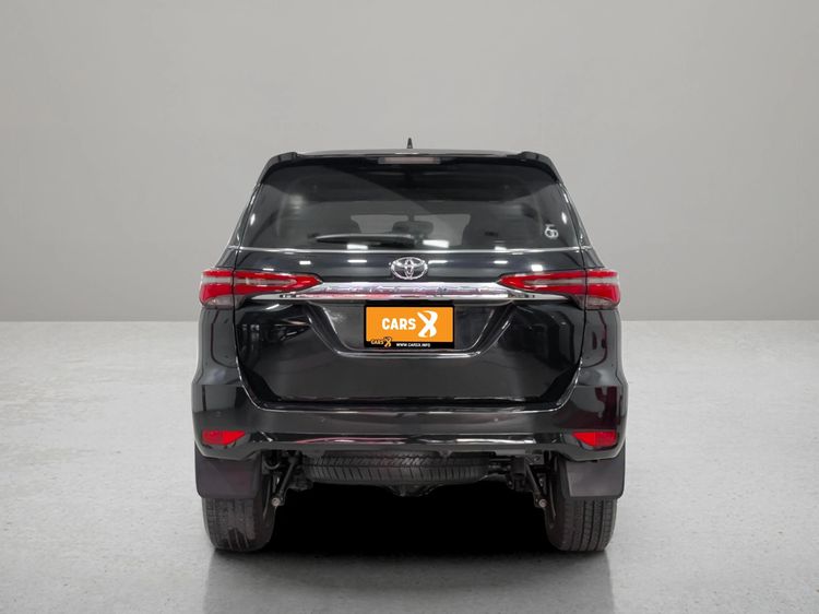 Toyota Fortuner 2022 2.4 V Utility-car ดีเซล ไม่ติดแก๊ส เกียร์อัตโนมัติ ดำ รูปที่ 4