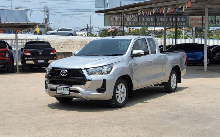 รถ Toyota Hilux Revo Smart Cab 2.4 Mid Z Edition สี บรอนซ์เงิน