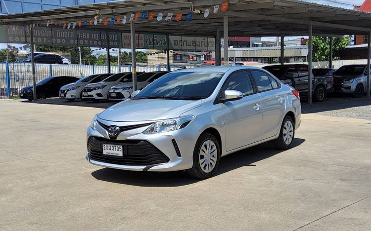 รถ Toyota Vios 1.5 Entry สี บรอนซ์เงิน