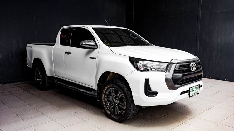รถ Toyota Hilux Revo Smart Cab 2.4 Entry Prerunner สี ขาว