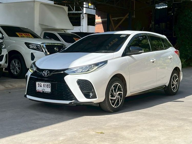 รถ Toyota Yaris 1.2 Sport สี ขาว