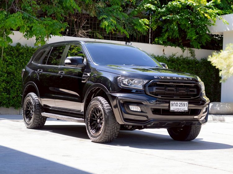 รถ Ford Everest 2.0 Titanium สี ดำ