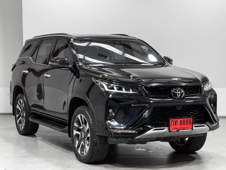 รถ Toyota Fortuner 2.8 LEGENDER 2WD AT สี ดำ