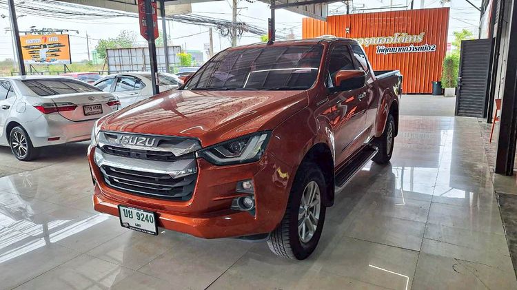รถ Isuzu D-MAX 1.9 Hi-Lander L สี ส้ม