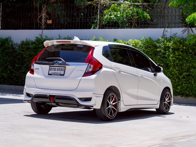 Honda Jazz 2017 1.5 V Plus i-VTEC Sedan เบนซิน ไม่ติดแก๊ส เกียร์อัตโนมัติ ขาว รูปที่ 4