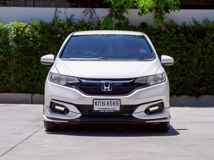 Honda Jazz 2017 1.5 V Plus i-VTEC Sedan เบนซิน ไม่ติดแก๊ส เกียร์อัตโนมัติ ขาว รูปที่ 2