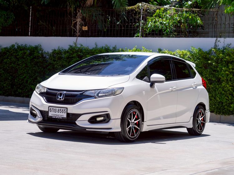 Honda Jazz 2017 1.5 V Plus i-VTEC Sedan เบนซิน ไม่ติดแก๊ส เกียร์อัตโนมัติ ขาว รูปที่ 3