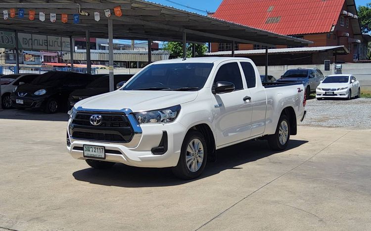 รถ Toyota Hilux Revo Smart Cab 2.4 Entry Z Edition สี ขาว