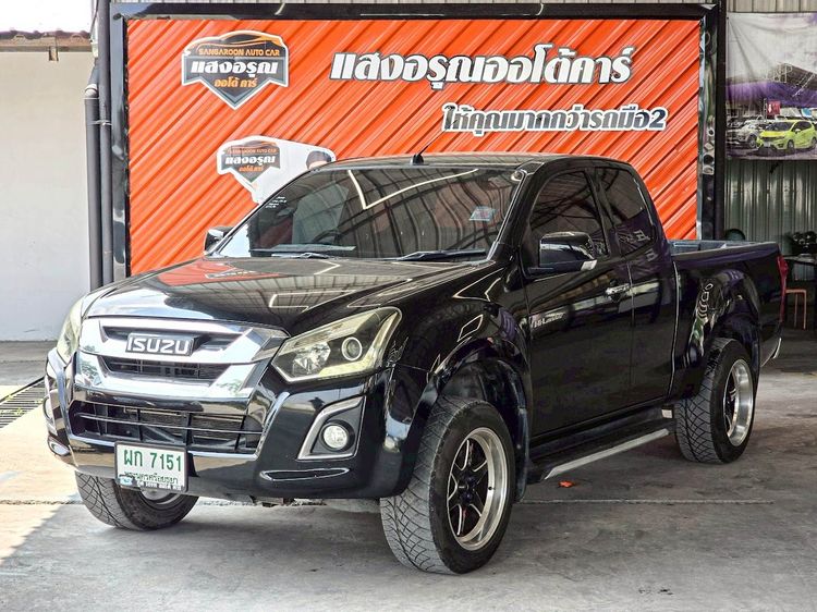 รถ Isuzu D-MAX 1.9 Hi-Lander Z สี ดำ