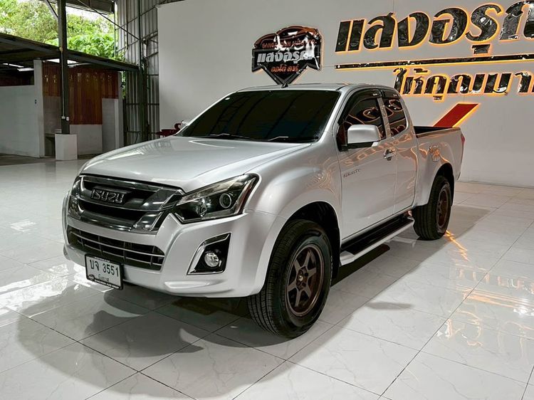 Isuzu D-MAX 2016 1.9 Hi-Lander L Pickup ดีเซล ไม่ติดแก๊ส เกียร์ธรรมดา บรอนซ์เงิน