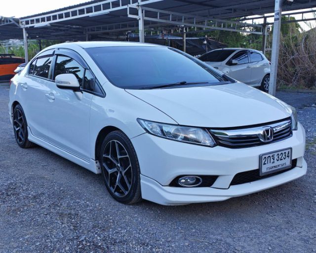 รถ Honda Civic 1.8 ES i-VTEC สี ขาว