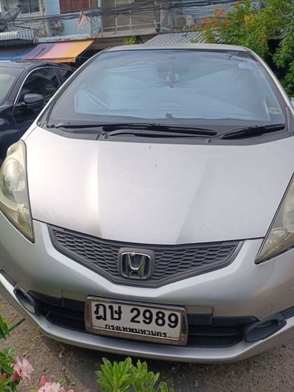 รถ Honda Jazz 1.5 V i-VTEC สี บรอนซ์เงิน