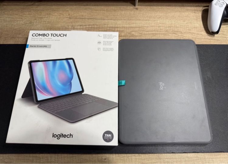 Logitech Combo Touch iPad Air 13 Case