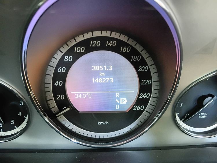 รถ Mercedes-Benz E-Class E250 สี เทา
