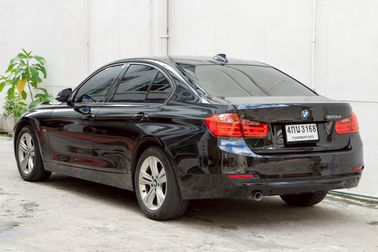 BMW Series 3 2014 320d Sedan ดีเซล ไม่ติดแก๊ส เกียร์อัตโนมัติ ดำ รูปที่ 2