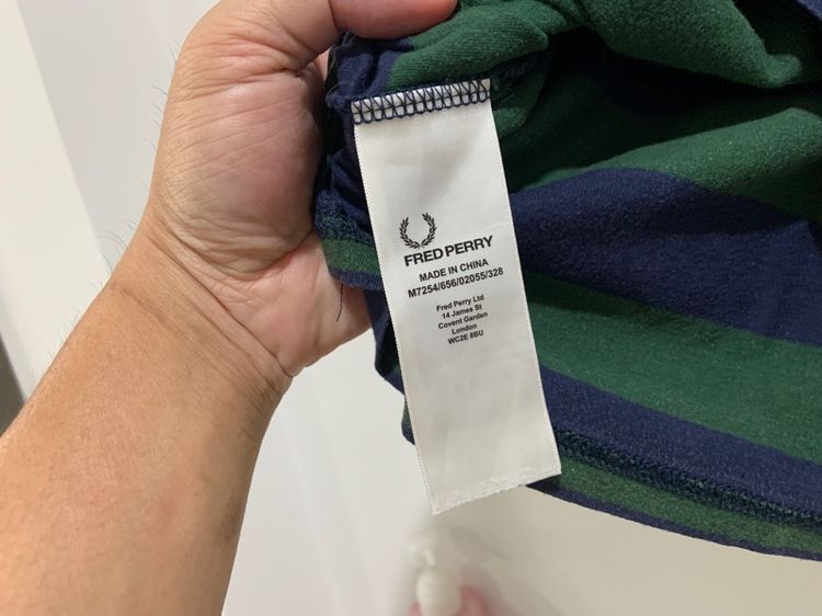 เสื้อยืด Fred Perry แท้ 💯 size S ขนาด อก 19 ยาว 27 นิ้ว สภาพดีมาก ดีเทลสวย เนื้อผ้านิ่มมาก หายากน่าสะสมครับ รูปที่ 4